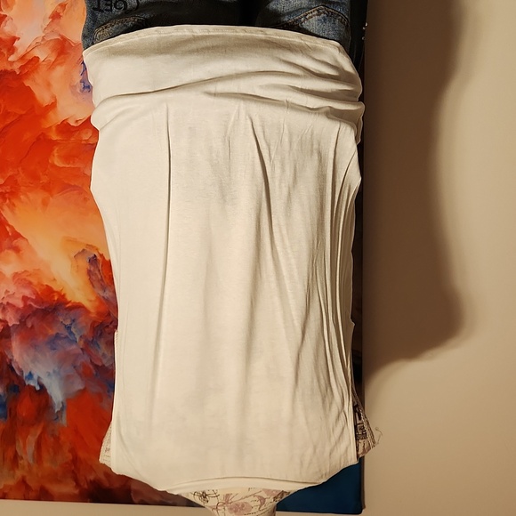 White tank top - Picture 2 of 3